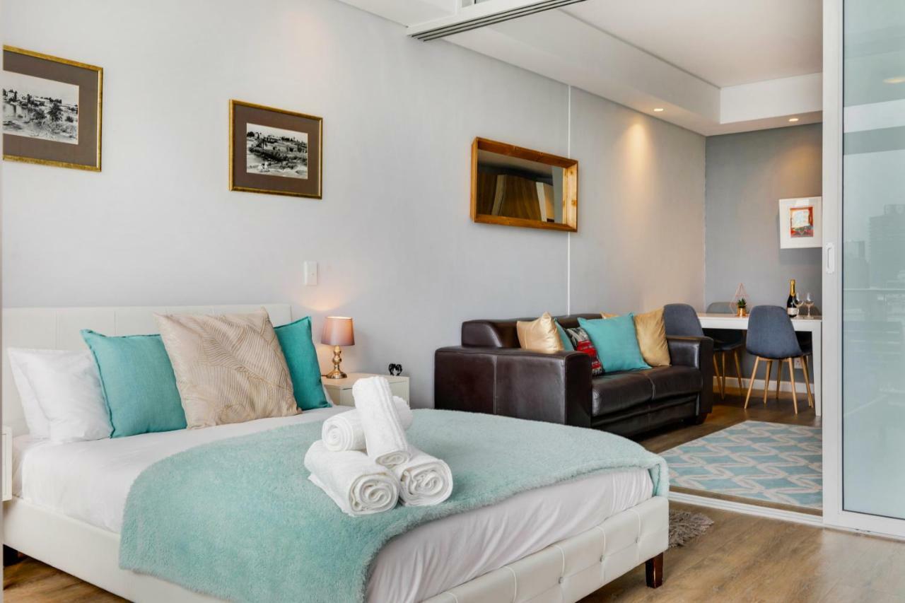 Backup-Powered Stylish Central Apartment Near Table Mountain Fokváros Kültér fotó