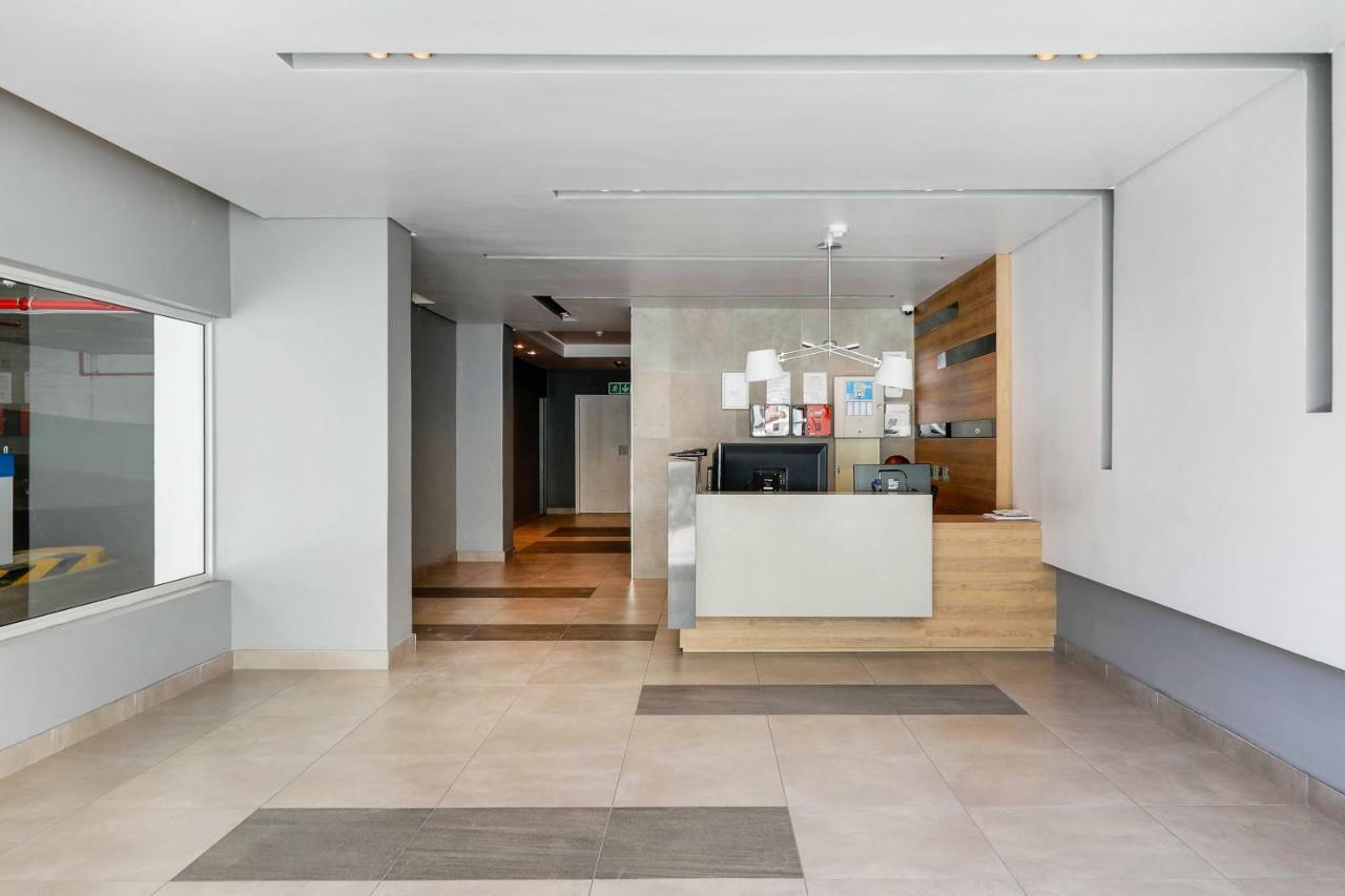 Backup-Powered Stylish Central Apartment Near Table Mountain Fokváros Kültér fotó