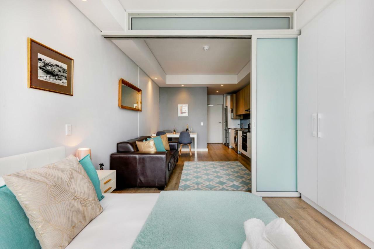 Backup-Powered Stylish Central Apartment Near Table Mountain Fokváros Kültér fotó