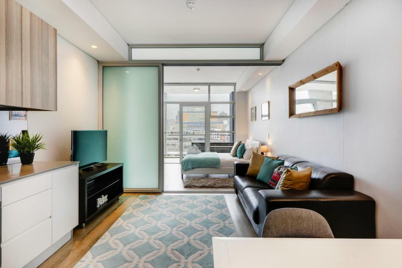Backup-Powered Stylish Central Apartment Near Table Mountain Fokváros Kültér fotó